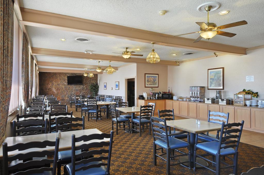 Days Inn & Suites By Wyndham Clovis Restoran gambar